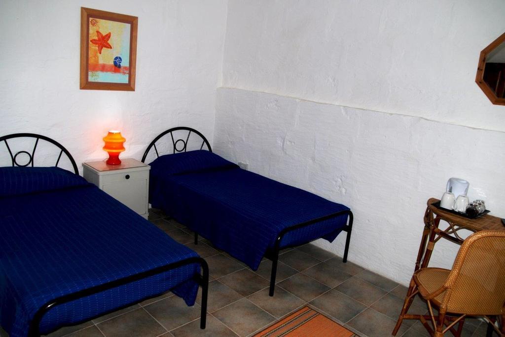 Kerċem Anna Karistu Accommodation الغرفة الصورة
