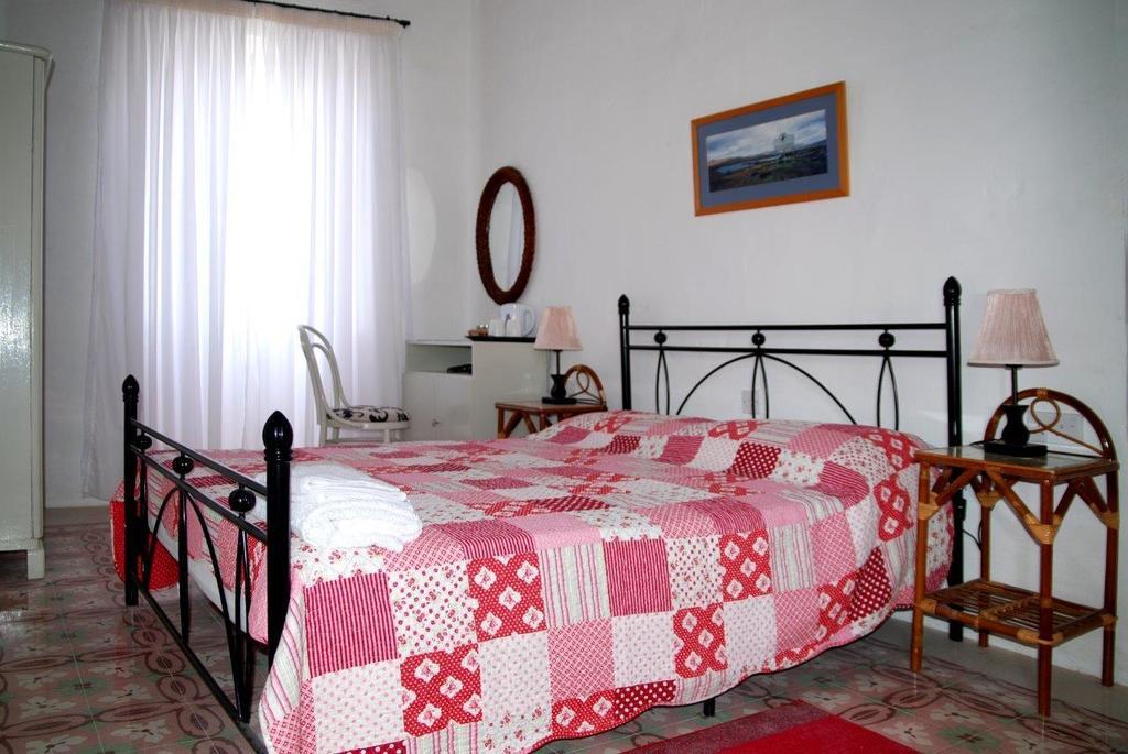 Kerċem Anna Karistu Accommodation الغرفة الصورة