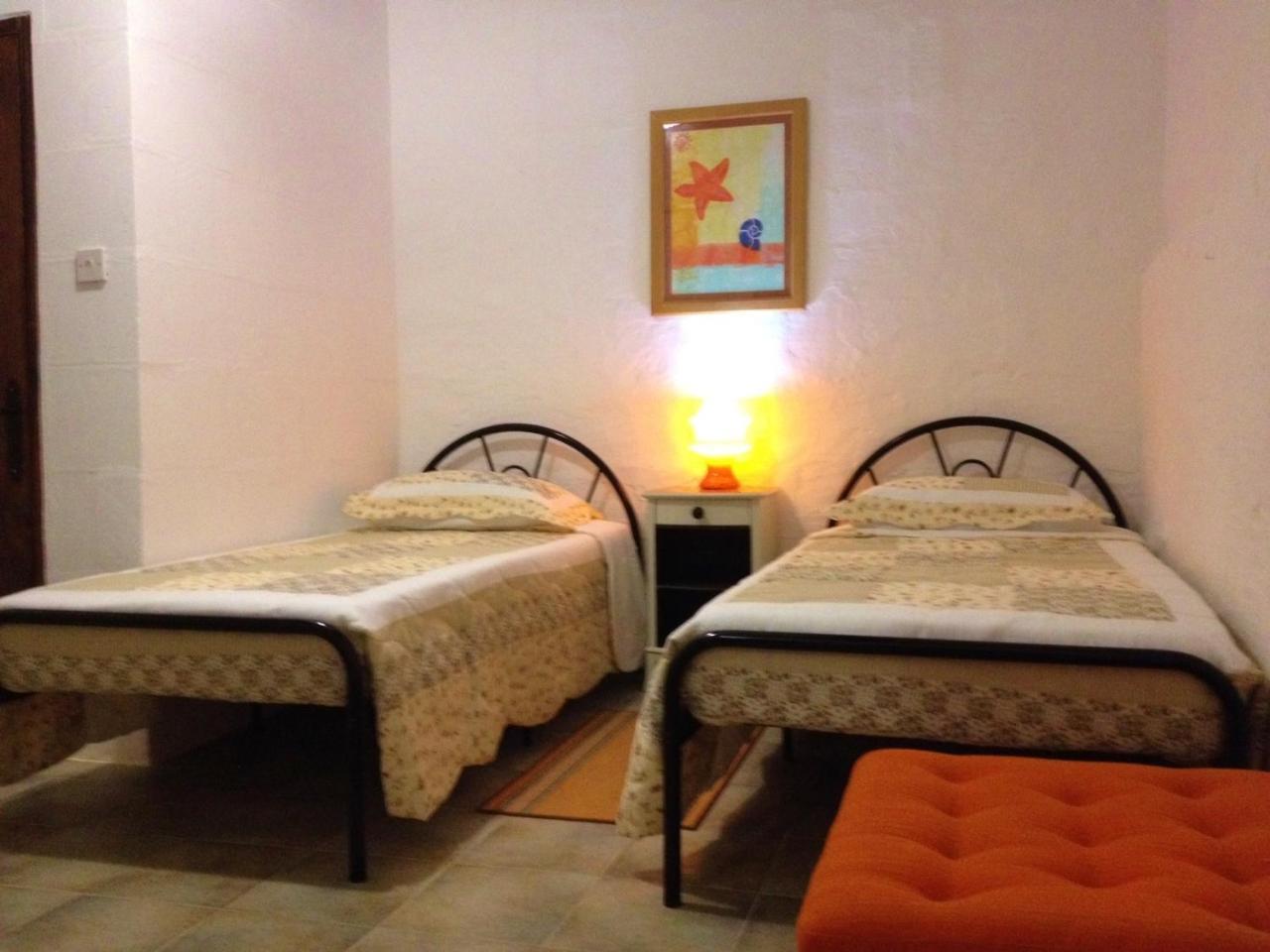 Kerċem Anna Karistu Accommodation الغرفة الصورة